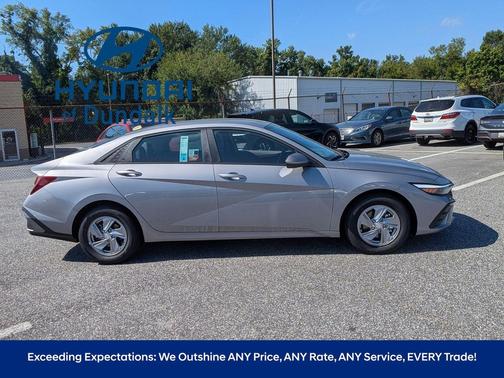 2025 Hyundai ELANTRA SE