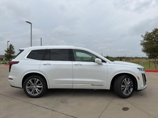 2023 Cadillac XT6 Premium Luxury FWD