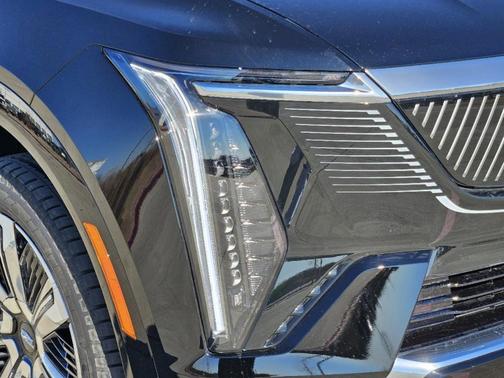 2025 Cadillac Escalade IQ Luxury 2