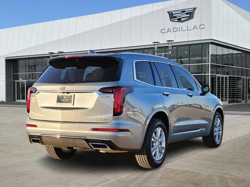 2025 Cadillac XT6 Luxury FWD