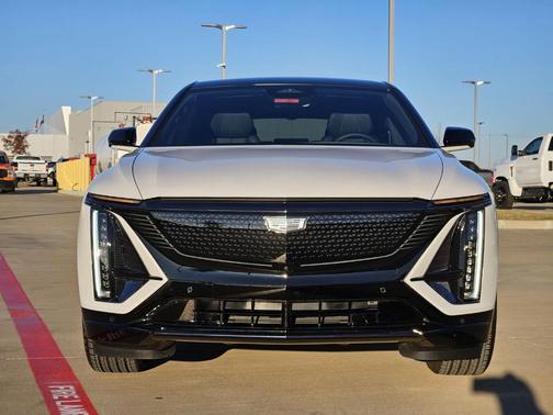 2025 Cadillac LYRIQ Sport