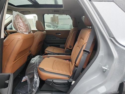 2025 Nissan Pathfinder Platinum 4WD