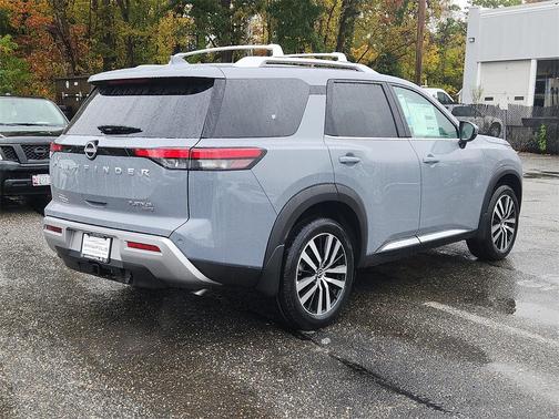 2025 Nissan Pathfinder Platinum 4WD