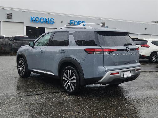 2025 Nissan Pathfinder Platinum 4WD