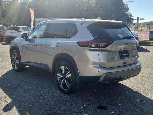 2024 Nissan Rogue SL