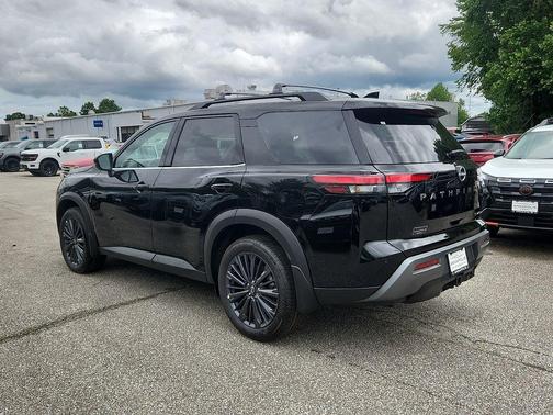 Super Black 2026 Nissan Pathfinder SL