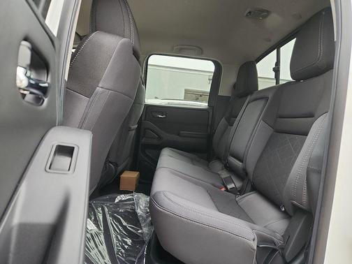 Glacier White 2026 Nissan Frontier SV