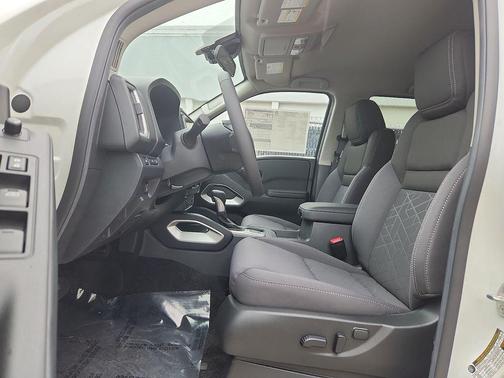 Glacier White 2026 Nissan Frontier SV