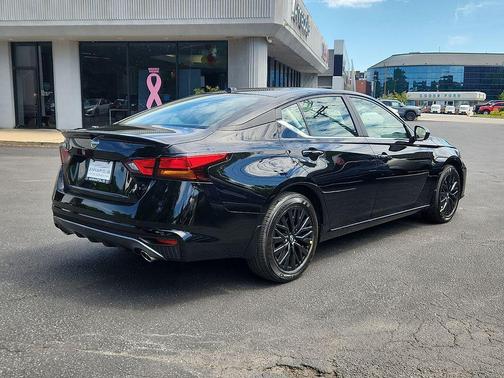 Super Black 2026 Nissan Altima 2.5 SV