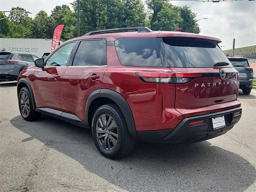 2022 Nissan Pathfinder SV 4WD