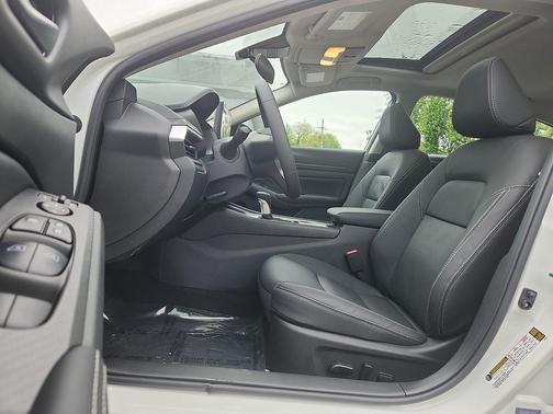 Pearl White Tricoat 2026 Nissan Altima 2.5 SV