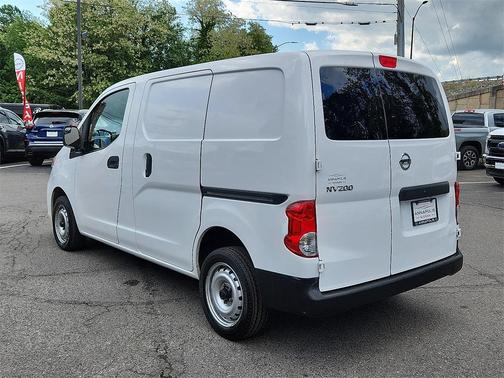 2021 Nissan NV200 S