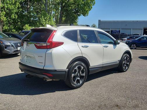 White Diamond Pearl 2018 Honda CR-V Touring
