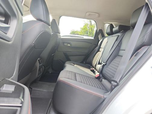 Everest White Pearl Tricoat 2026 Nissan Rogue Rock Creek