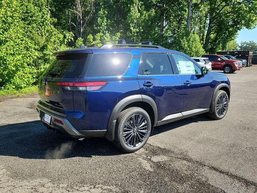 Deep Ocean Blue Pearl 2026 Nissan Pathfinder SL