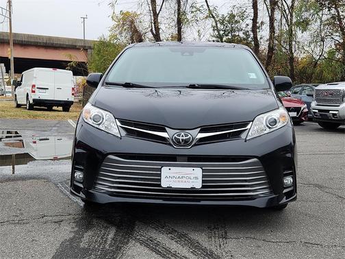 2020 Toyota Sienna XLE