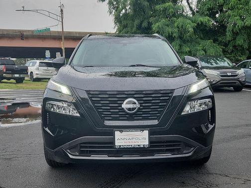 Super Black 2023 Nissan Rogue SV