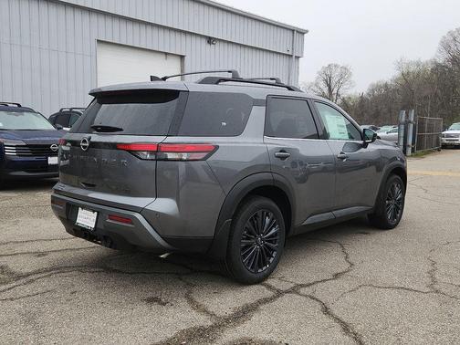 Gun Metallic 2026 Nissan Pathfinder SL