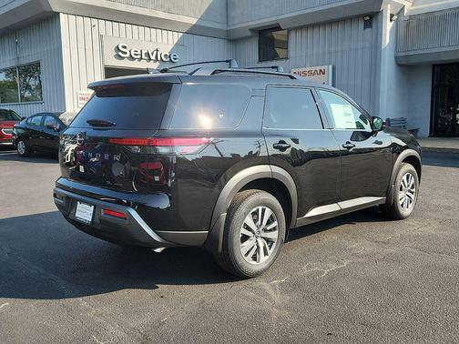 Super Black 2026 Nissan Pathfinder SL
