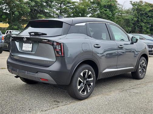 2025 Nissan Kicks SV