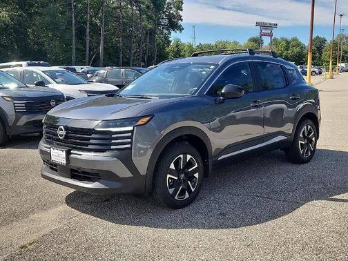 Gun Metallic 2027 Nissan Kicks SV