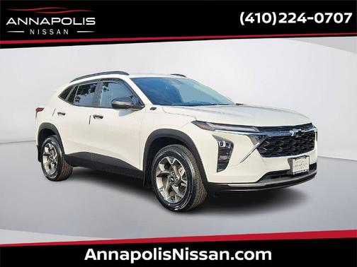 Summit White 2024 Chevrolet Trax LT