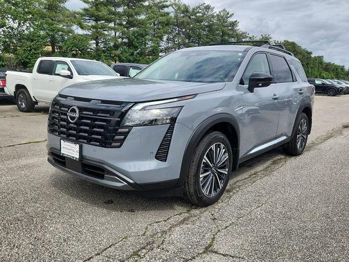 Boulder Gray Pearl 2026 Nissan Pathfinder Platinum