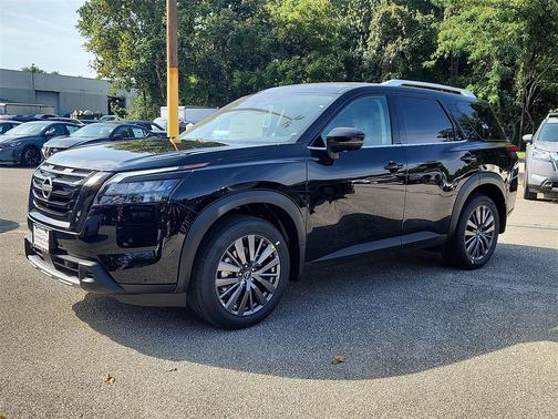 2025 Nissan Pathfinder SL 4WD