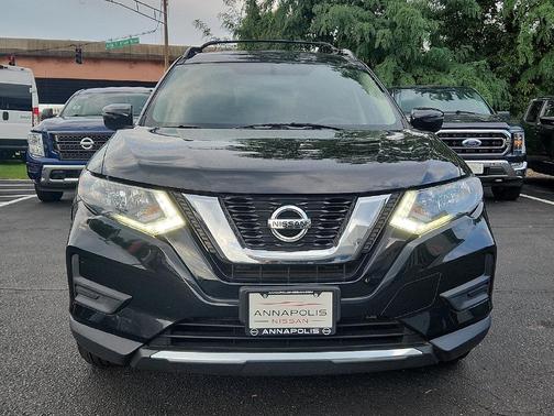 Magnetic Black 2017 Nissan Rogue SV