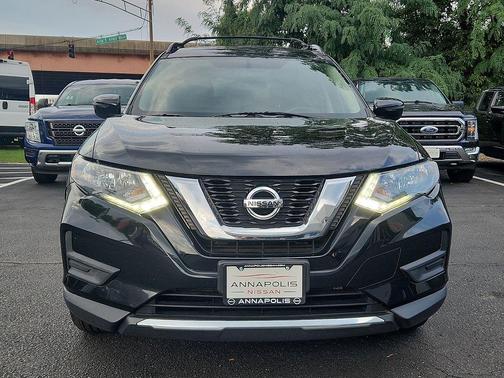 Magnetic Black 2017 Nissan Rogue SV