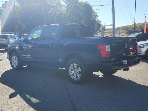 2018 Nissan Titan SV