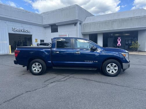 2018 Nissan Titan SV