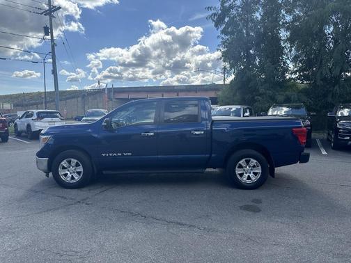 2018 Nissan Titan SV