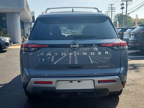 Boulder Gray Pearl 2024 Nissan Pathfinder Platinum FWD
