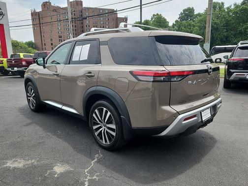 Baja Storm 2023 Nissan Pathfinder Platinum FWD