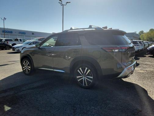 Baja Storm 2023 Nissan Pathfinder Platinum FWD