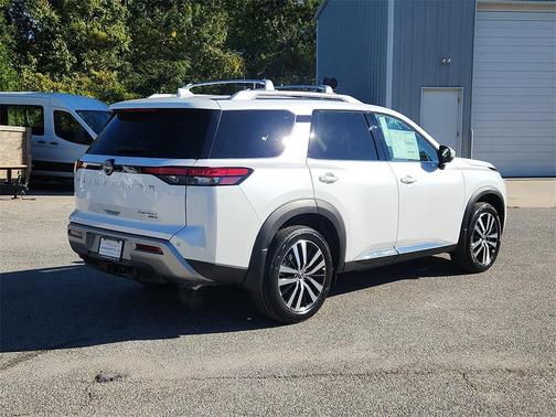 2025 Nissan Pathfinder Platinum 4WD