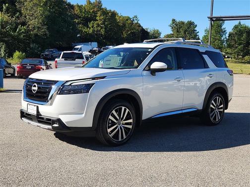 2025 Nissan Pathfinder Platinum 4WD