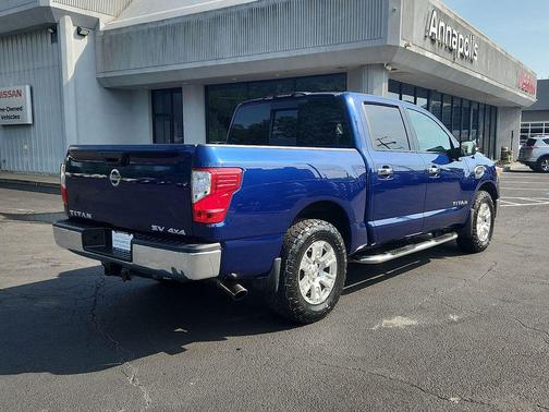 Deep Blue Pearl 2017 Nissan Titan SV
