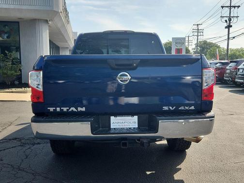 Deep Blue Pearl 2017 Nissan Titan SV