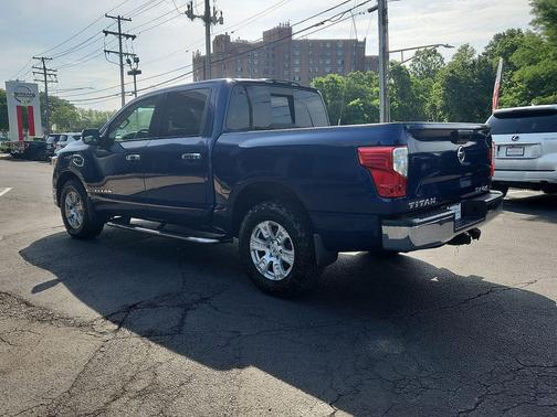 Deep Blue Pearl 2017 Nissan Titan SV