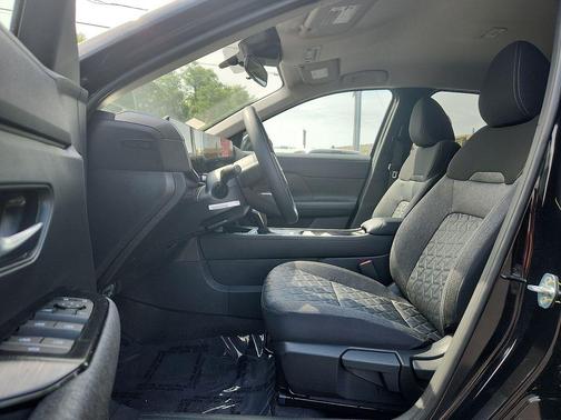 Super Black 2026 Nissan Kicks SV