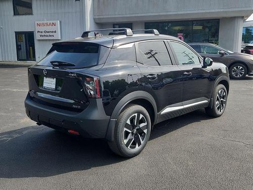 Super Black 2026 Nissan Kicks SV