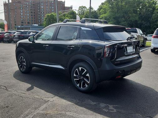 Super Black 2026 Nissan Kicks SV