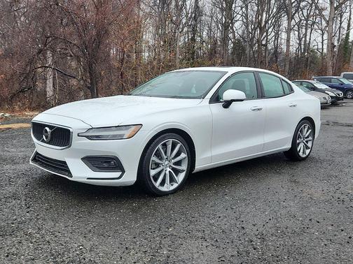 2021 Volvo S60 T5 Momentum