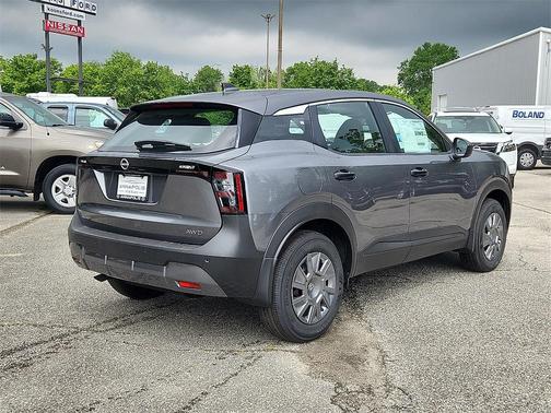 2025 Nissan Kicks S