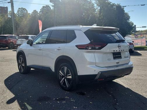 2024 Nissan Rogue SL