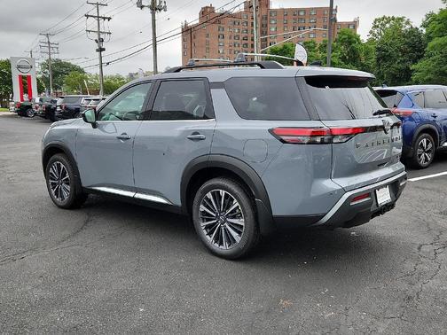 Boulder Gray Pearl 2026 Nissan Pathfinder Platinum