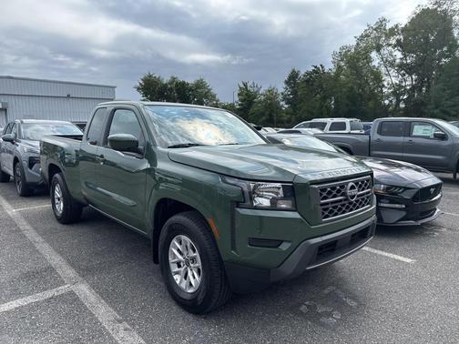 2024 Nissan Frontier SV