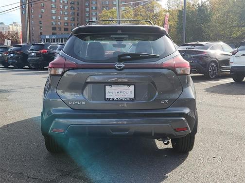 2024 Nissan Kicks SR